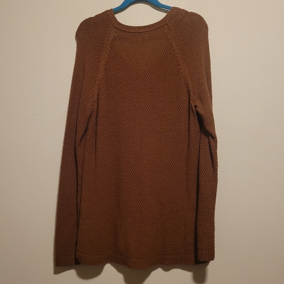 Cable knit rust v neck sweater - Picture 4 of 8